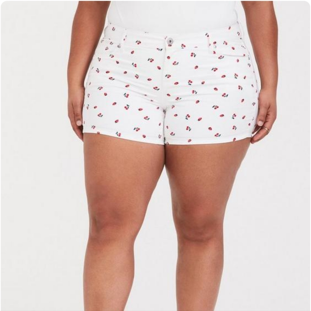 Torrid strawberry cherry shorts size 20